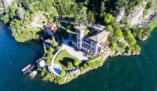 Villa La Gaeta La villa da favola sul Lago di Como stock.adobe.com 