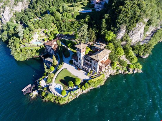Villa La Gaeta La villa da favola sul Lago di Como stock.adobe.com 