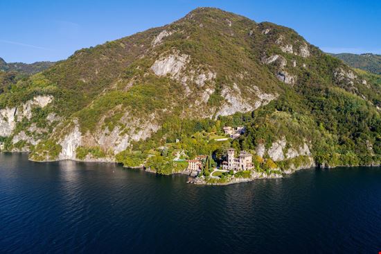 Villa La Gaeta La villa da favola sul Lago di Como stock.adobe.com 