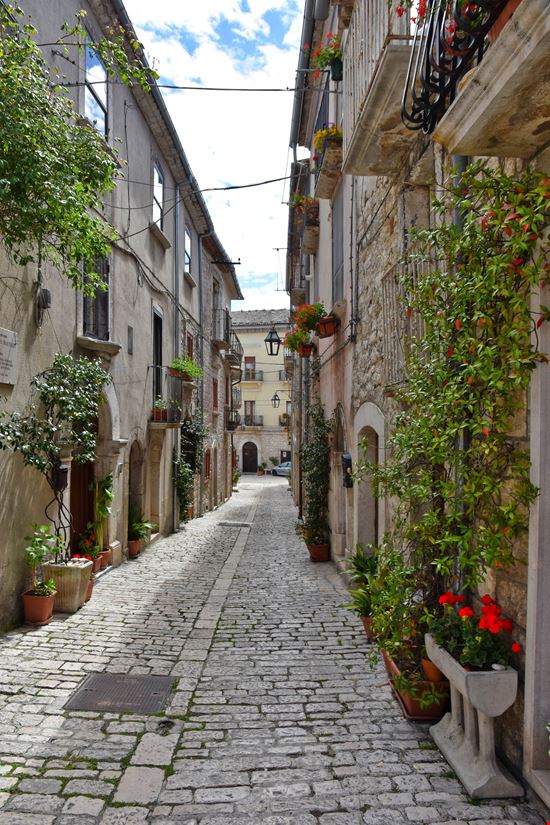 Oratino Il borgo di Oratino stock.adobe.com 