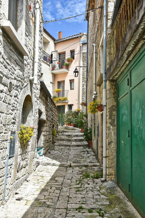 Oratino Il borgo di Oratino stock.adobe.com 