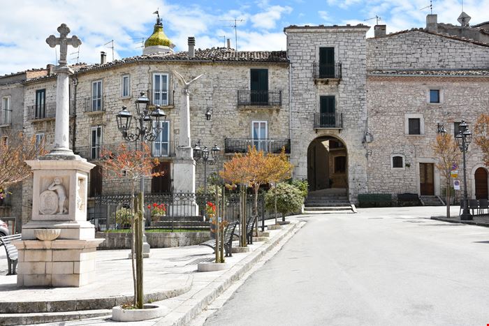 Il borgo di Oratino - Il borgo di Oratino - stock.adobe.com
