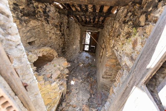 Roghudi Il borgo fantasma di Roghudi Vecchio stock.adobe.com 