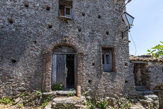 Roghudi Il borgo fantasma di Roghudi Vecchio stock.adobe.com 