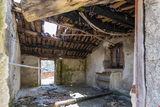 Roghudi Il borgo fantasma di Roghudi Vecchio stock.adobe.com 