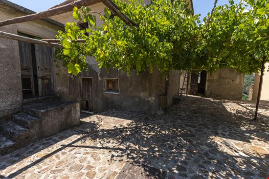 Roghudi Il borgo fantasma di Roghudi Vecchio stock.adobe.com 