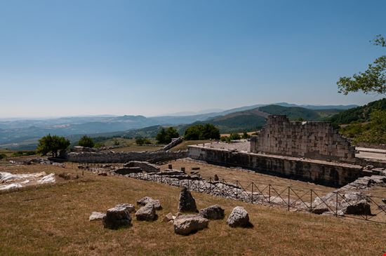 Pietrabbondante Teatro sannitico stock.adobe.com 