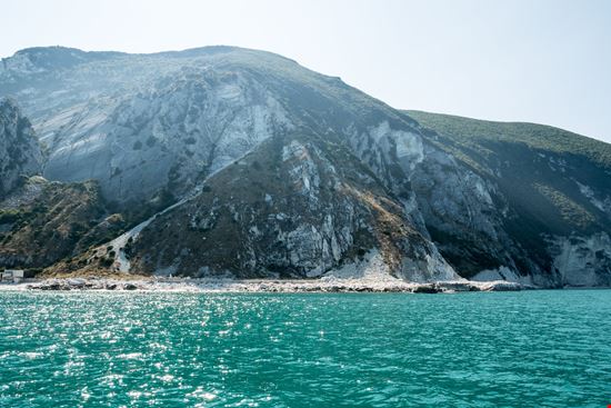Spiaggia le due Sorelle Una delle migliori spiagge del Conero
 stock.adobe.com 