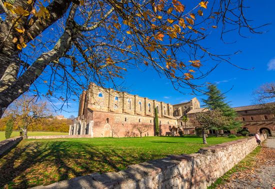 Abbazia di San Galgano Abbazia di San Galgano ValerioMei / Shutterstock.com 