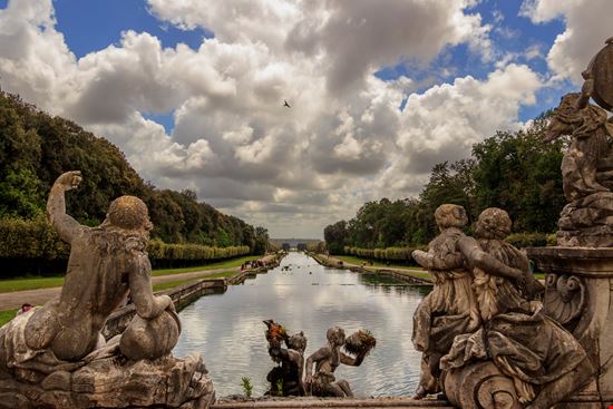 Palazzo Reale di Caserta Palazzo Reale di Caserta vololibero - Istockphoto.com 