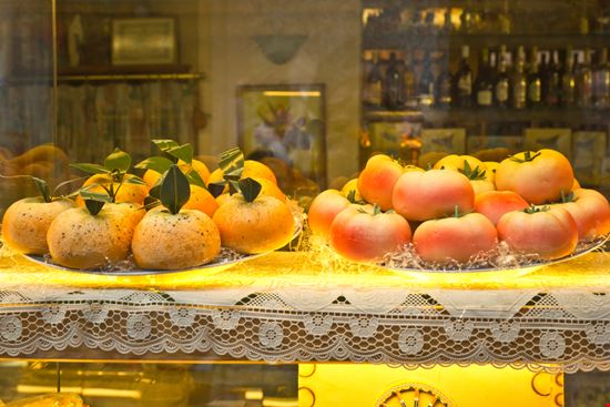 Pasticceria siciliana Pasticceria siciliana ingridagrants - Shutterstock.com 