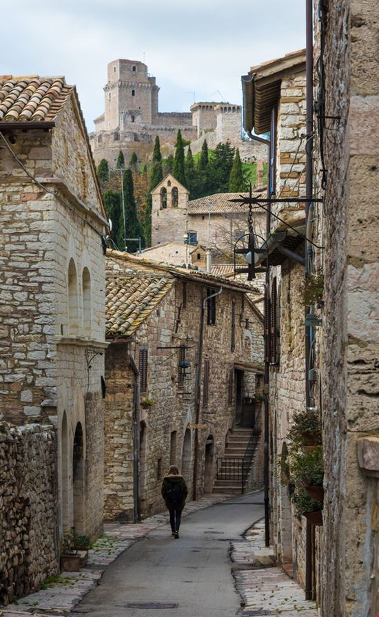 La Rocca di Assisi La Rocca di Assisi ValerioMei / Shutterstock.com 
