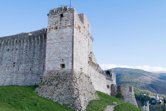 La Rocca di Assisi La Rocca di Assisi Travelsewhere / Shutterstock.com 