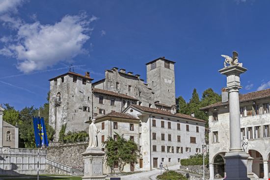 Feltre Feltre Eder - Shutterstock.com 