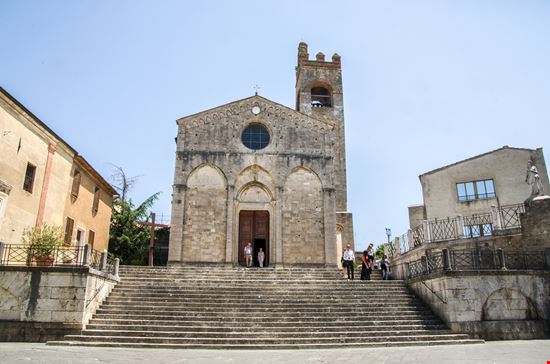 Collegiata di Sant'Agata Collegiata di Sant'Agata Luca Lorenzelli / Shutterstock.com 