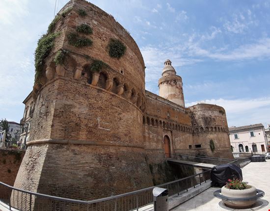 Vasto Castello Caldoresco Lucamato / Shutterstock.com 