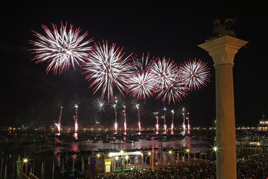 Festa del Redentore Festa del Redentore Matteo Chinellato / Shutterstock.com 