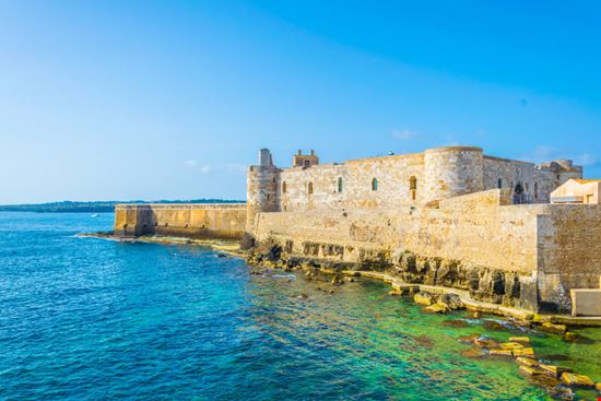 Castello Maniace Castello Maniace trabantos - Shutterstock.com 