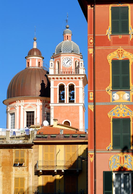 Chiavari Chiavari ANDREA DELBO - Shutterstock.com 