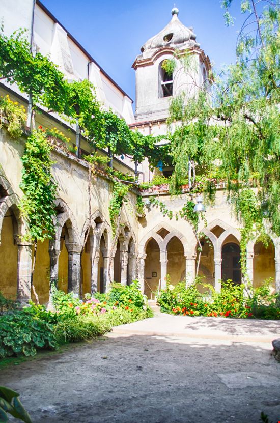 Chiostro di San Francesco Chiostro di San Francesco Marco Rubino - Shutterstock.com 
