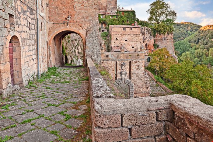 Mura di Sorano - Mura di Sorano - ermess / Shutterstock.com