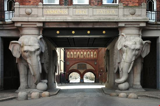 Fabbrica Carlsberg Fabbrica Carlsberg Martin D. Vonka - Shutterstock.com 