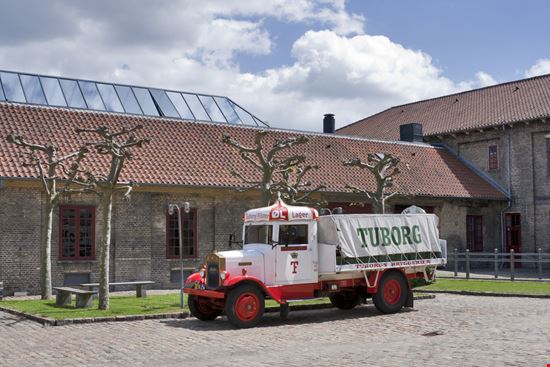 Fabbrica Carlsberg Fabbrica Carlsberg Sergiy Palamarchuk / Shutterstock.com 