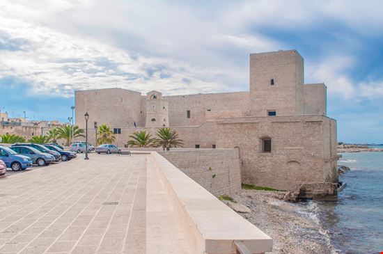 Trani Castello Svevo Libero_Monterisi / Shutterstock.com 