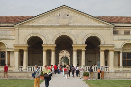 Mantova Palazzo Te Simone Migliaro / Shutterstock.com 