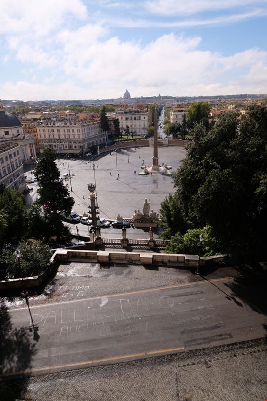Roma Pincio nightcap / Shutterstock.com 
