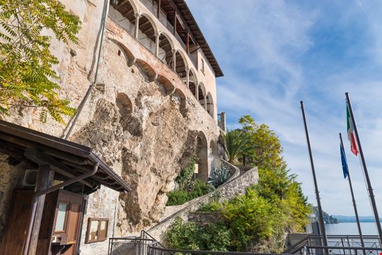 Eremo di Santa Caterina del Sasso Il santuario sul Lago Maggiore AleMasche72 
