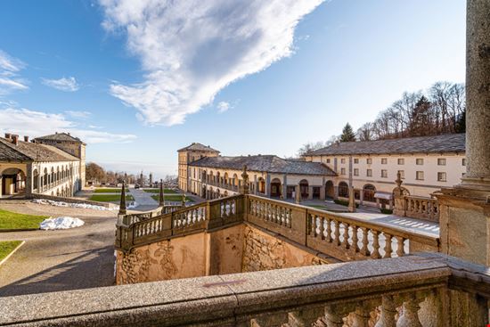Il Santuario di Oropa Il santuario tra le Alpi Roberto Giachino / Shutterstock.com 