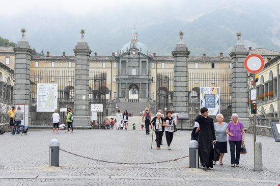 Il Santuario di Oropa Il santuario tra le Alpi Stefano Ember / Shutterstock.com 