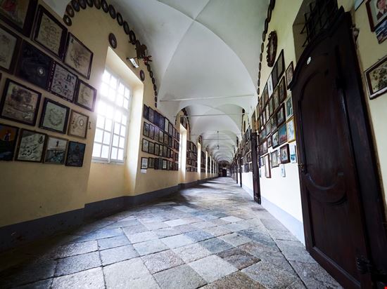 Il Santuario di Oropa Il santuario tra le Alpi Cristian Puscasu / Shutterstock.com 