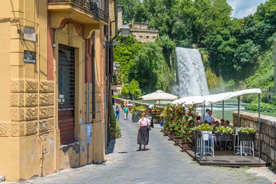 Isola del Liri Cascata Grande Stefano_Valeri / Shutterstock.com 