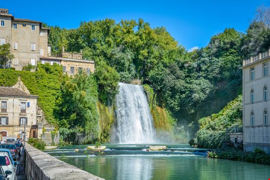 Isola del Liri Cascata Grande Stefano_Valeri / Shutterstock.com 