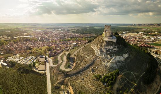 Castello di Peñafiel Castello di Peñafiel AndresGarciaM - Istockphoto.com 