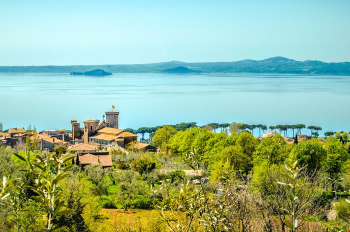 Il Lago - Bolsena - LucaLorenzelli - Istockphoto.com