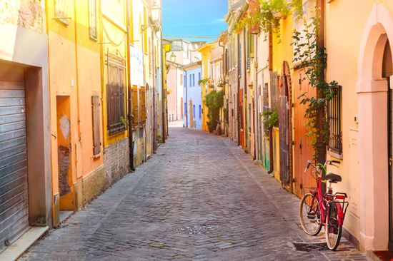 Borgo San Giuliano Borgo San Giuliano Nikolay Antonov - Shutterstock.com 