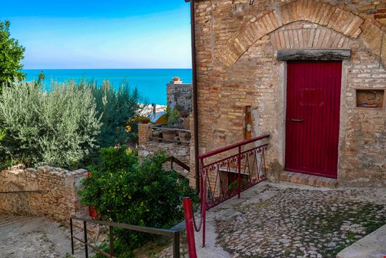 Torre di Palme Torre di Palme Andrea Luciani - Shutterstock.com 