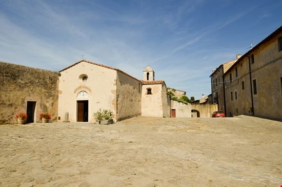 Populonia Populonia Gigi Peis - Shutterstock.com 