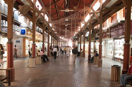 Souk dell’oro  Souk dell’oro  LongJon - Shutterstock.com 