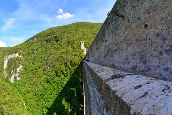 Spoleto ponte delle torri stock.adobe.com 