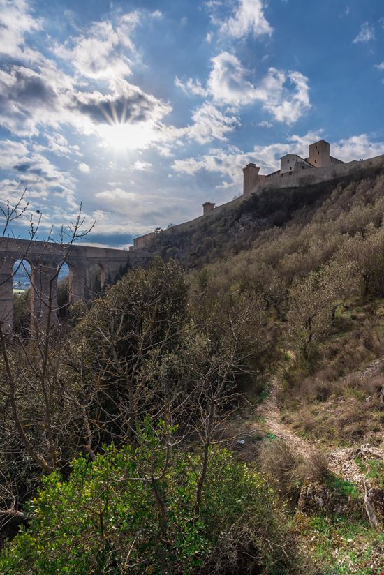 Spoleto ponte delle torri stock.adobe.com 