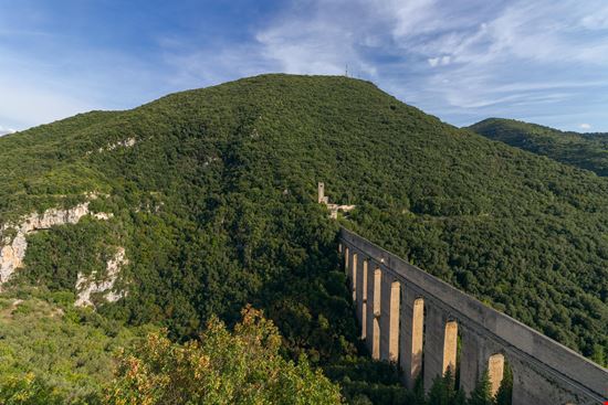 Spoleto ponte delle torri stock.adobe.com 