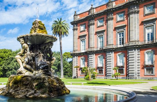Palazzo Reale di Capodimonte Palazzo Reale di Capodimonte Gimas - Shutterstock.com 
