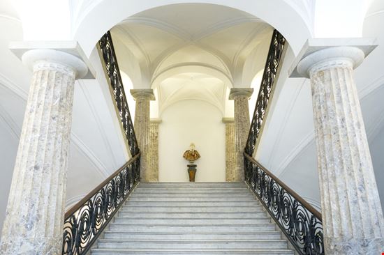 Palazzo Reale di Capodimonte Palazzo Reale di Capodimonte Gimas / Shutterstock.com 