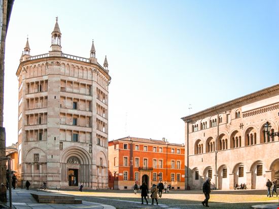 Battistero Battistero Lorenzo Sala / Shutterstock.com 