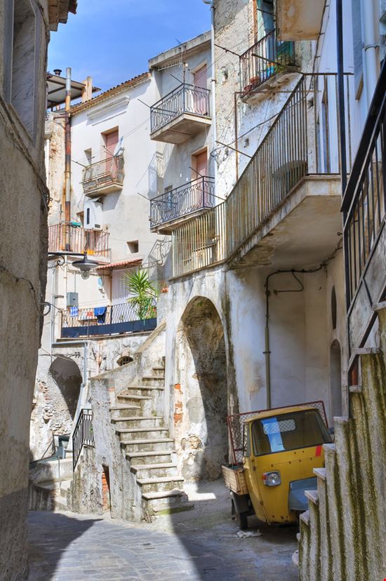 Tursi il borgo autentico nel cuore della Basilicata Shutterstock.com 