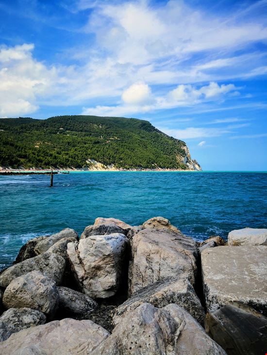 Sirolo Spiaggia San Michele Shutterstock.com 